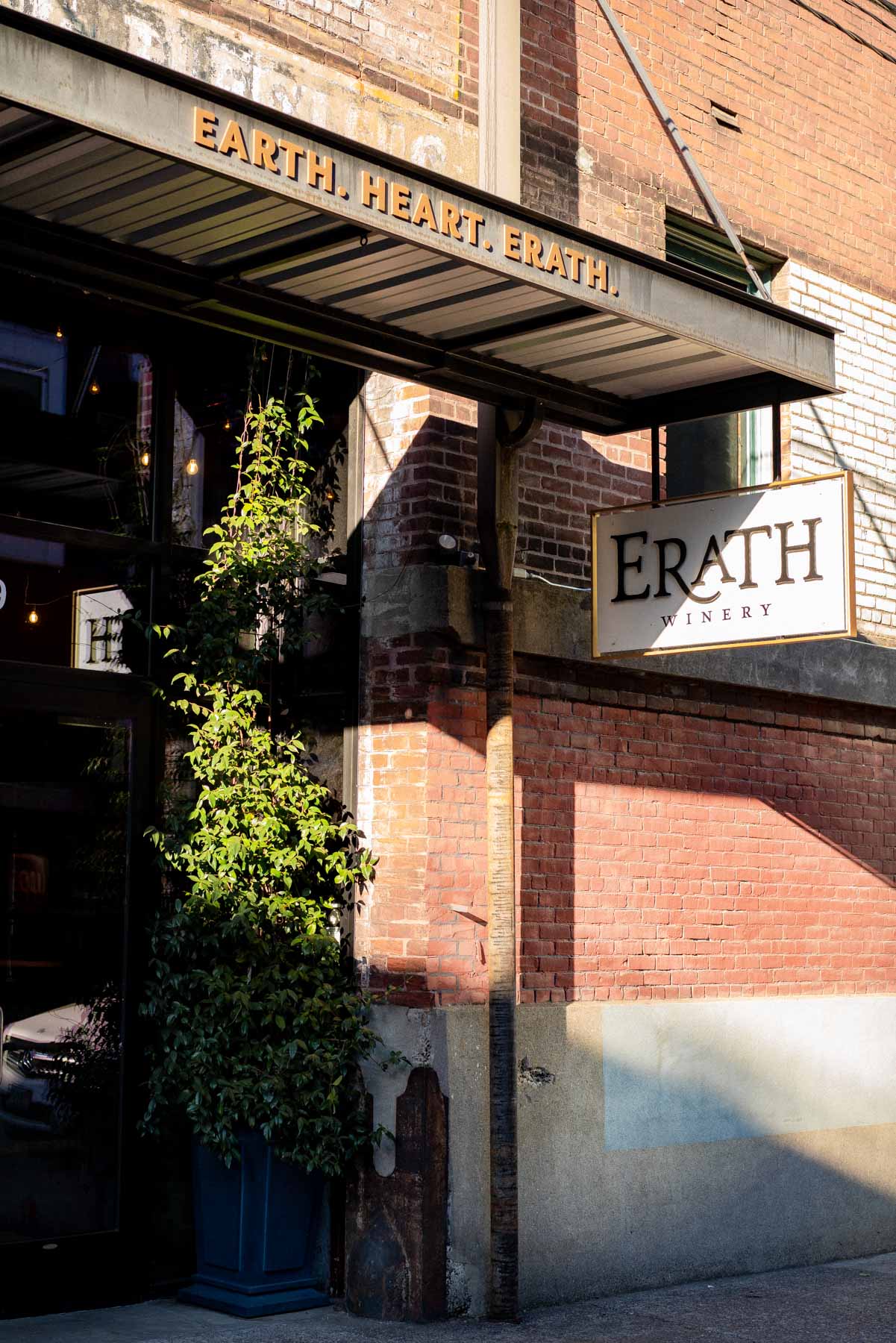 15 COZY Wine Bars in PORTLAND, Oregon The Thirsty Local